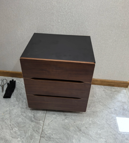 Tủ Đầu Giường Thiết Kế Hiện Đại Bằng Gỗ 3 Ngăn ZM-13004 photo review